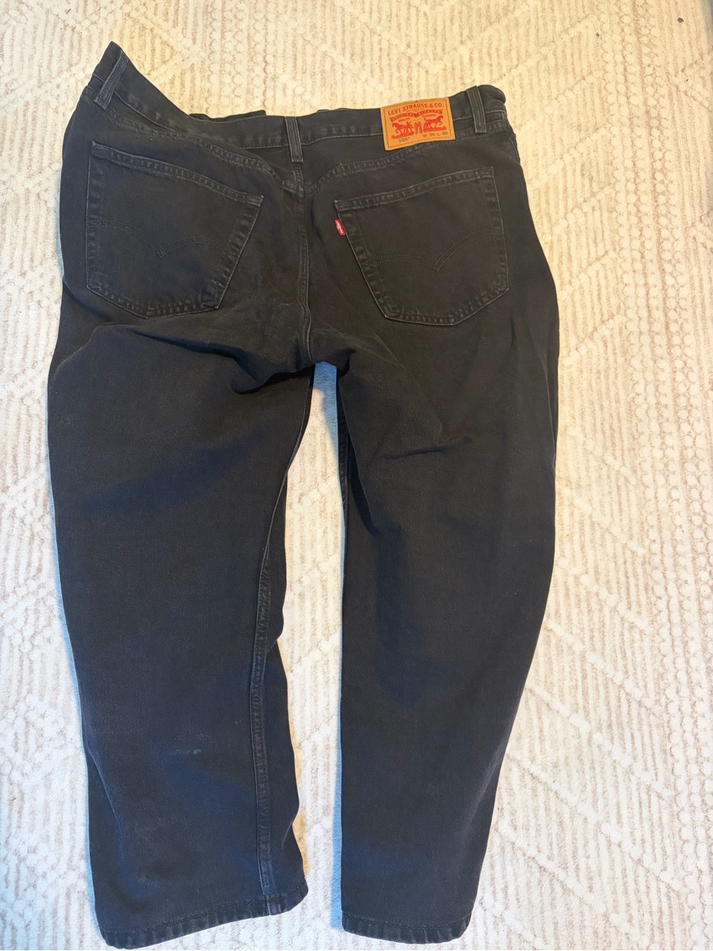 Levi's Men's Black Relaxed Fit Jeans